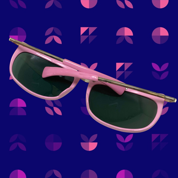 Vintage Totally 1980\'s Foster Grant Pink Sunglasses Gold Brow Bar New Wave Retro main image 7